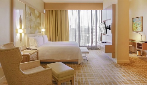 Deluxe Room, 1 King Bed, Accessible, Non Smoking