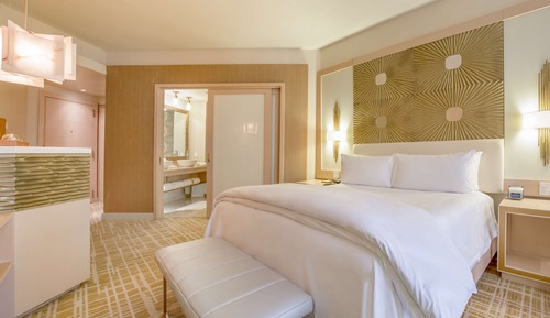 Deluxe Room, 1 King Bed, Non Smoking
