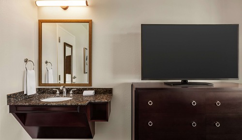 Deluxe Suite, 1 Bedroom, Accessible, Bathtub
