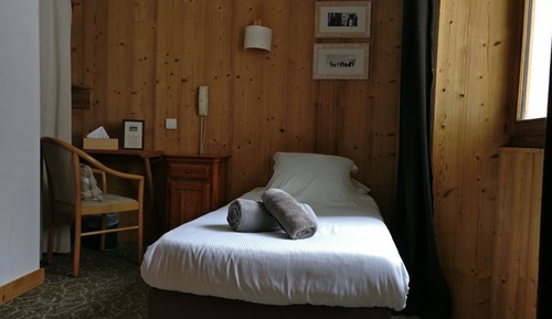 Single room, with shower