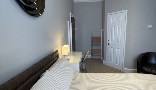 Double Room, Ensuite (2)