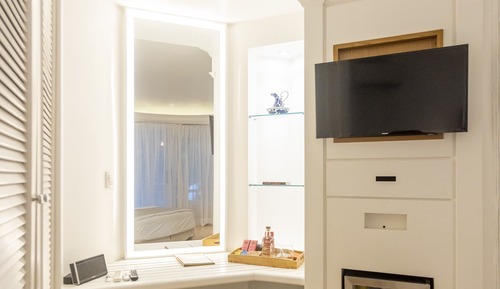 Superior Suite, 1 Queen Bed, Hot Tub