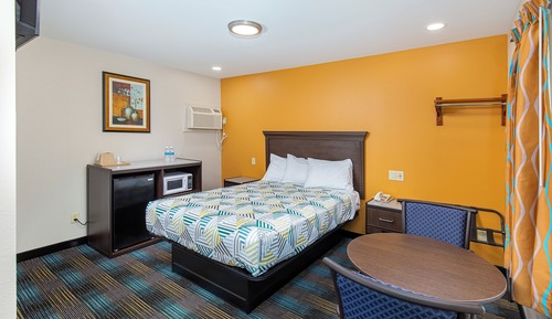 Standard Room, 1 Queen Bed, Non Smoking