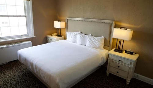 Classic Room, 1 Queen Bed, Non Smoking