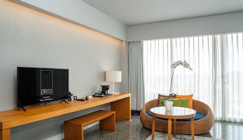 Suite, City View