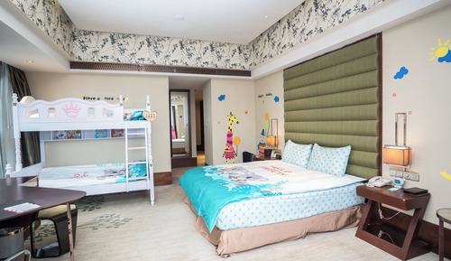 Premium Room, 1 King Bed, Club Lounge Access
