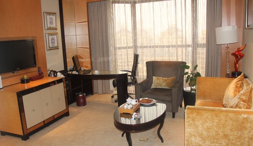 Suite, 1 King Bed, Smoking