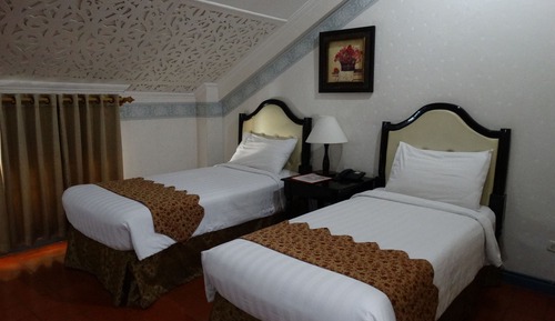 Standard Room, 1 Queen Bed