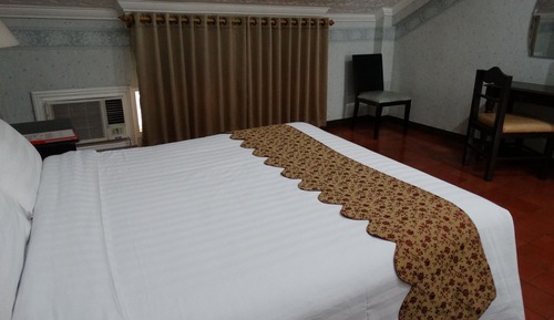 Deluxe Room, 1 Queen Bed