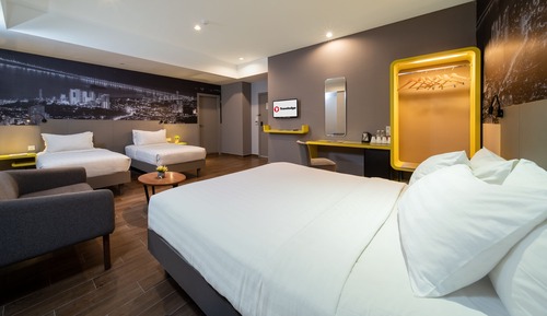 Family Room, Multiple Beds