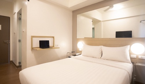Double Room, 1 Queen Bed