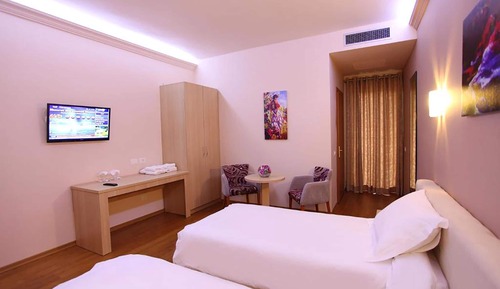 Single Room, Balcony