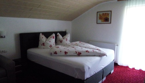 Standard Apartment, 2 Bedrooms, Balcony, Mountain View