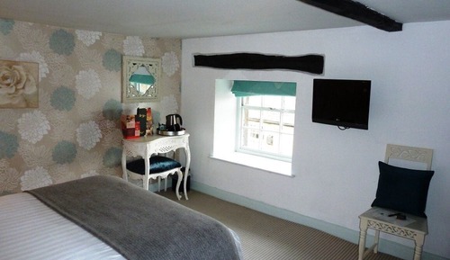 Double Room (Separate Bathroom)