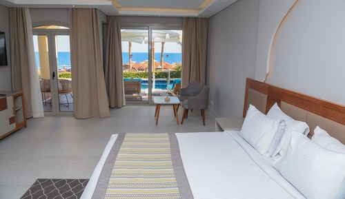 Junior Swim-Up Suite Sea View (Posh Club)