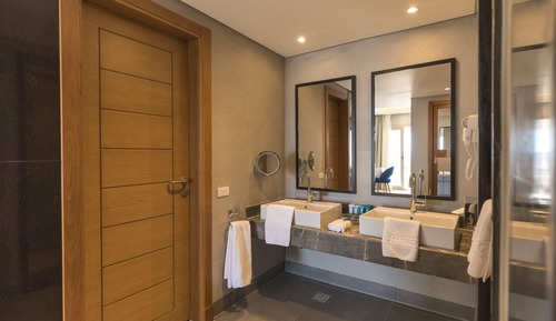 Executive Jacuzzi Suite Sea View (Posh Club)