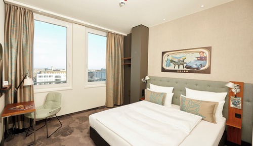 Standard Room, 1 Queen Bed