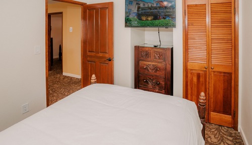 Deluxe Room, Multiple Beds, Partial Ocean View