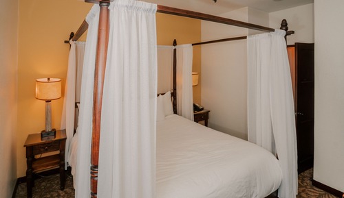Deluxe Room, Multiple Beds, Partial View