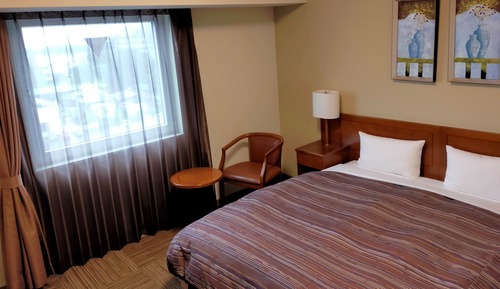 Double Room, Smoking