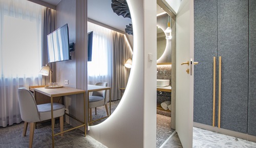 Deluxe Double or Twin Room