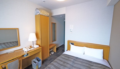Double Room, Smoking