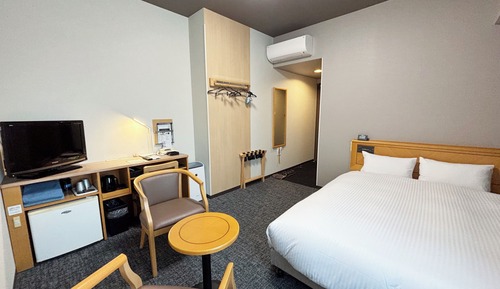 Double Room, Smoking