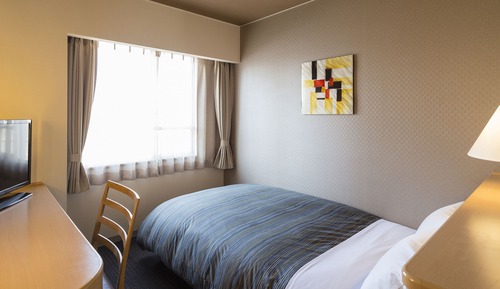 Semidouble smoking room
