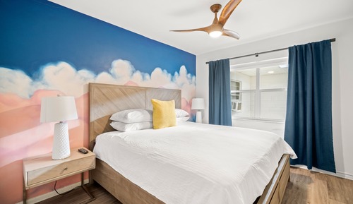 Deluxe King Suite