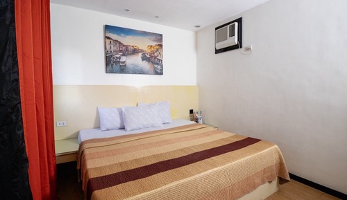 Standard Room, 1 Queen Bed