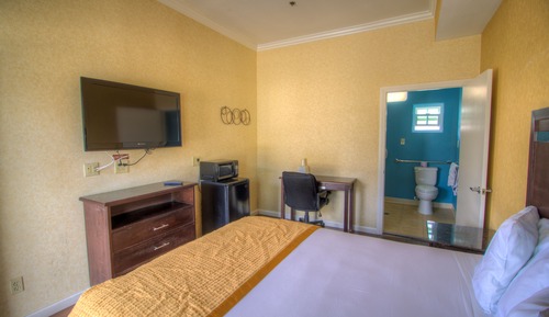 Standard Room, 1 Queen Bed, Accessible, Non Smoking