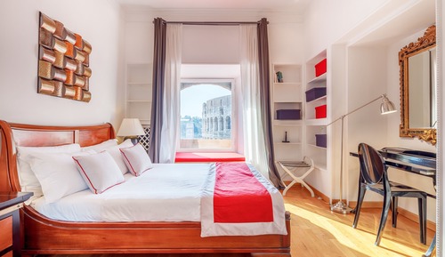 Double Room (with Coliseum View)