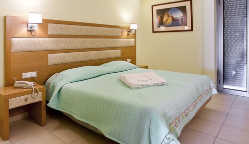 Triple Room, Partial Sea View