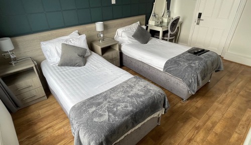 Twin Room, Ensuite