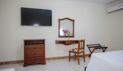 Standard Room, Multiple Beds, Non Smoking