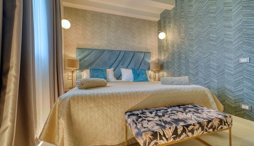 Royal Suite, 1 Bedroom, Hot Tub, Lake View