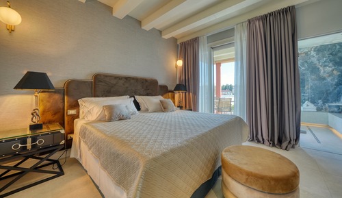 Grand Suite, 2 Bedrooms, Sauna, Partial Lake View