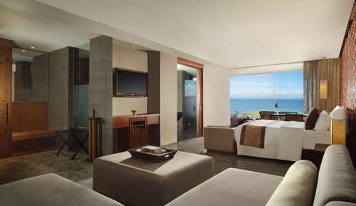 Ocean Front Suite