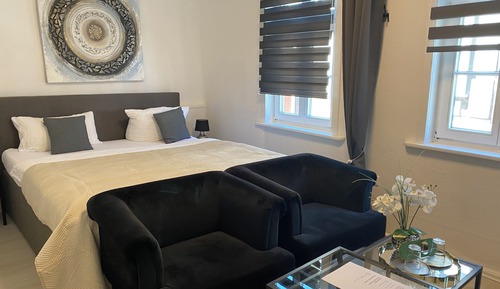 Small Double Room with Queen Bed