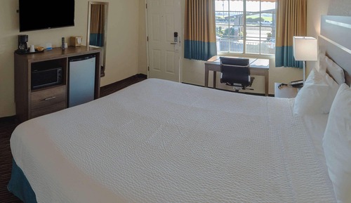 Standard Room, 1 King Bed, Non Smoking