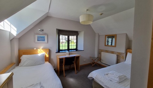 Standard Twin Room, Ensuite