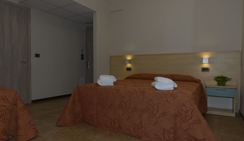 Family Double Room (small)