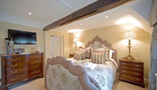 Luxury Room, 1 King Bed (Georgian)