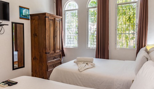 Studio Suite, 2 Double Beds, Kitchenette
