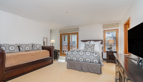 Room, 3 Bedrooms (A10 - Riverside)
