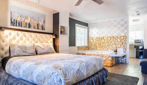 Romantic Room with AC/ Heating & Spa