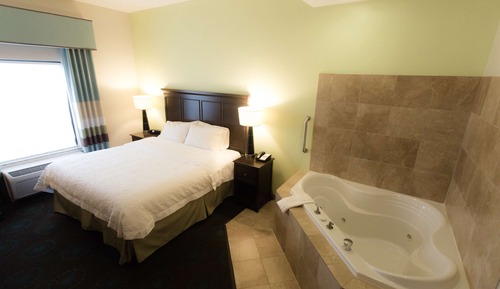 Suite, 1 King Bed, Non Smoking