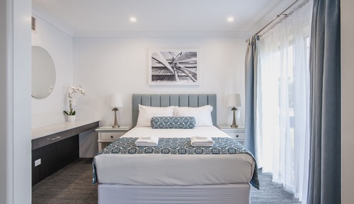 Studio Queen Suites