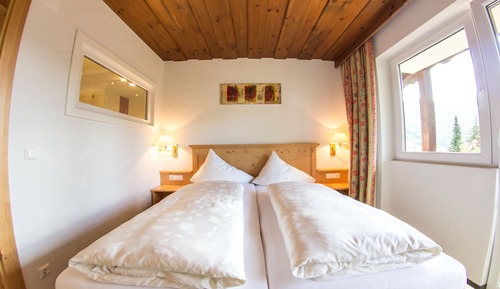 Junior Suite, 1 Bedroom, Non Smoking, Mountain View