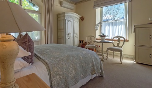 Honeymoon Suite